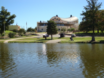 DISTANT SHOT OF MUSEUM 02